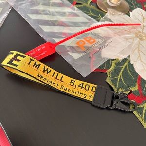 OFF-WHITE Industrial keychain